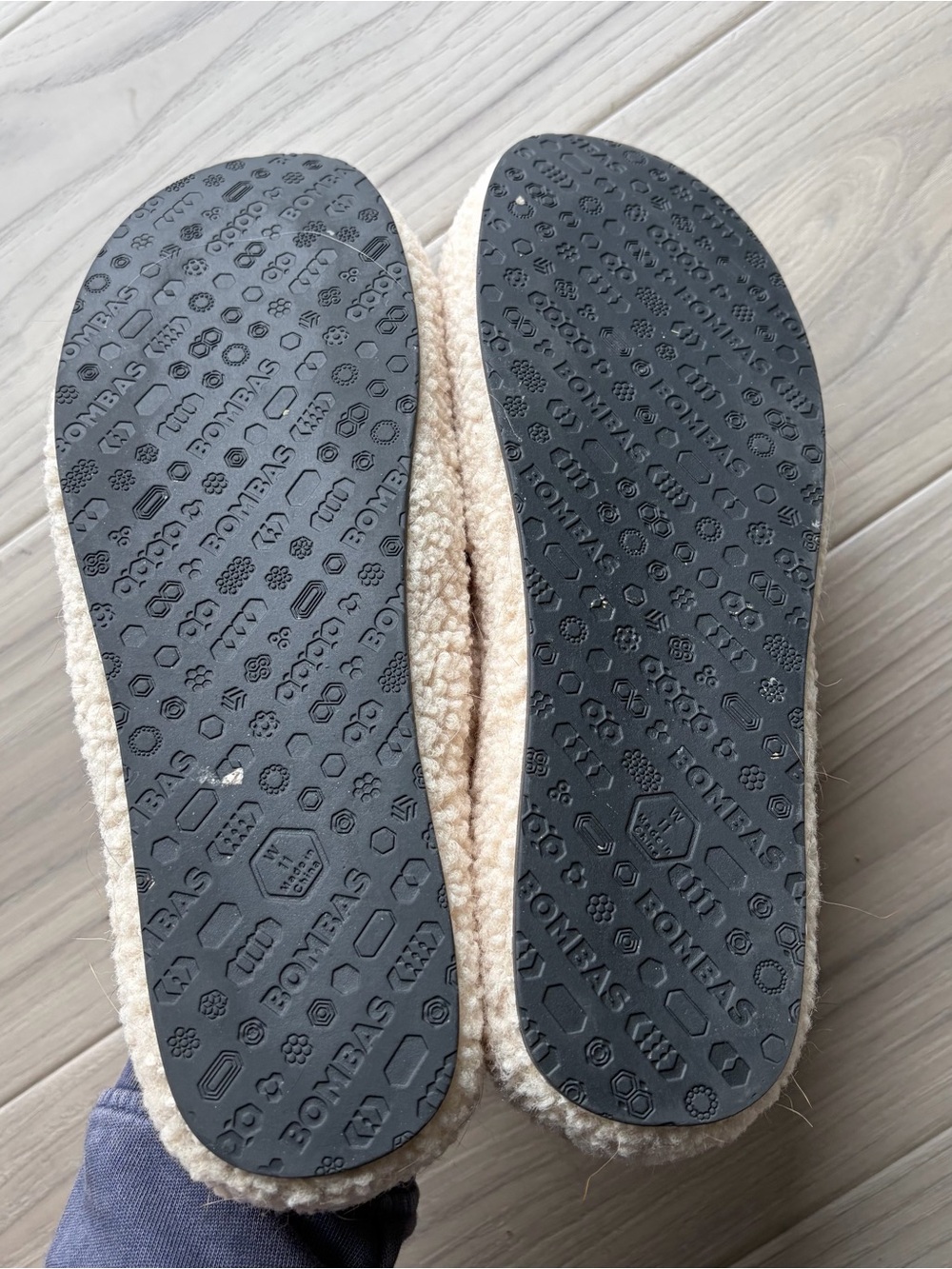 Bombas Slippers - Picture 4 of 5